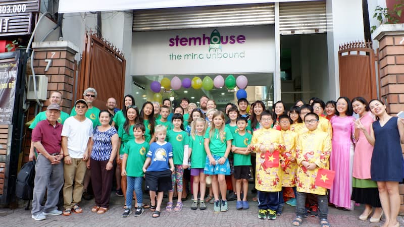 Stemhouse – Modern educational center, reaching out to the world